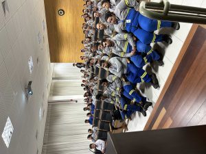 Colaboradores da empresa Eleng sendo orientados.