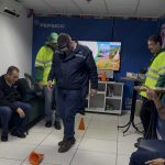 Uso do óculos simulador.