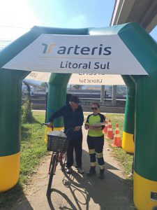 Orientado sobre trafegar, se exercitar por locais adequados e o uso de EPIs.