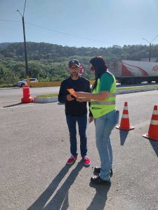 Usuário orientado a contribuir para uma melhor segurança no trânsito.