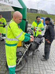 Instalação de antena corta pipa.