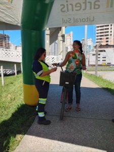 Usuários devidamente orientados sobre trafegar, se exercitar por locais adequados e o uso de EPIs.