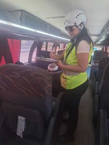 Usuários devidamente orientados sobre a importância do uso do cinto de segurança e os equipamentos adequados para o transporte das criança