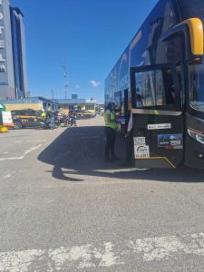 Motorista do ônibus orientado