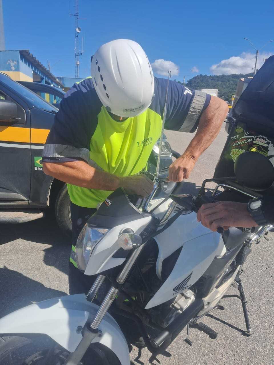 Usuário orientado e instalação da antena corta pipa.