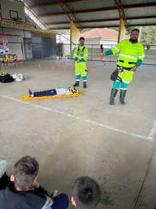 visita da equipe de APH (atendimento pré-hospitalar) que ministrou informações sobre os primeiros socorros, números importantes a serem ligados no caso de ocorrências de urgência e emergência.