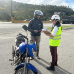 Usuário devidamente orientado sobre trafegar, se exercitar por locais adequados e o uso do capacete