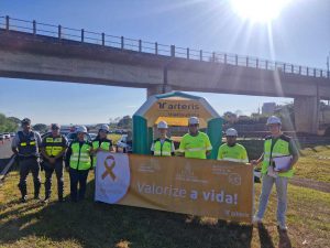Equipe ViaPaulista e Policiamento Rodoviário