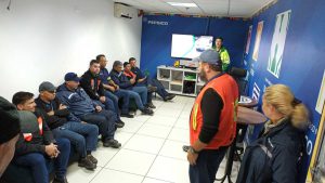 Palestra sobre a importância do uso do cinto de segurança e não usar celular quando estiver dirigindo, não dirigir com sono, alcoolizado ou com drogas Ilícitas.