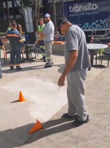 Utilização dos óculos que simulam a sensação de sonolência e embriaguez.