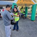 Preenchimento do formulário e higienização de capacete.