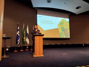Colaboradora da Petrobrás durante a Palestra