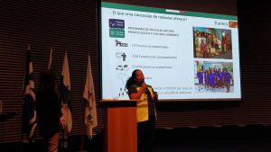 Analista de Projetos Educacionais e Segurança no Trânsito Munique Quadros durante a Palestra