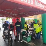 Higienização de capacetes e cristalização de viseiras.