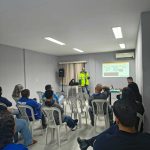 Colaboradores da empresa durante a palestra
