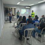 Colaboradores da empresa durante a palestra