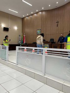 Utilização dos óculos que simulam a sensação de sonolência e embriaguez.