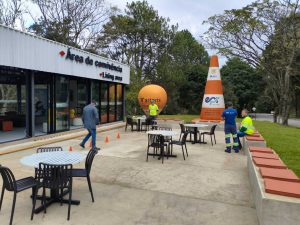 Utilização dos óculos que simulam a sensação de sonolência e embriaguez.
