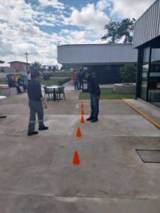 Utilização dos óculos que simulam a sensação de sonolência e embriaguez.