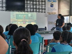 Alunos durante a palestra educativa