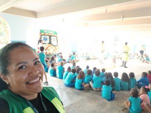 Alunos durante simulação de atendimento APH