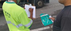 Entrega de material orientativo e realização de cadastro