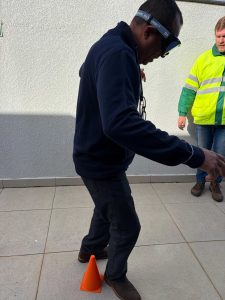Utilização dos óculos que simulam a sensação de sonolência e embriaguez.