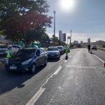 Durante a ação, veículos de passeios foram parados