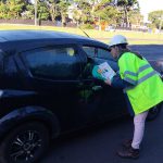 Todos receberam material com dicas de segurança no trânsito e junho verde