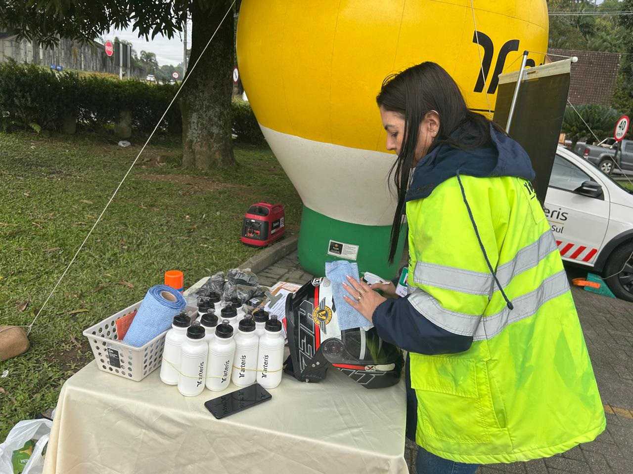 Higienização de capacete.
